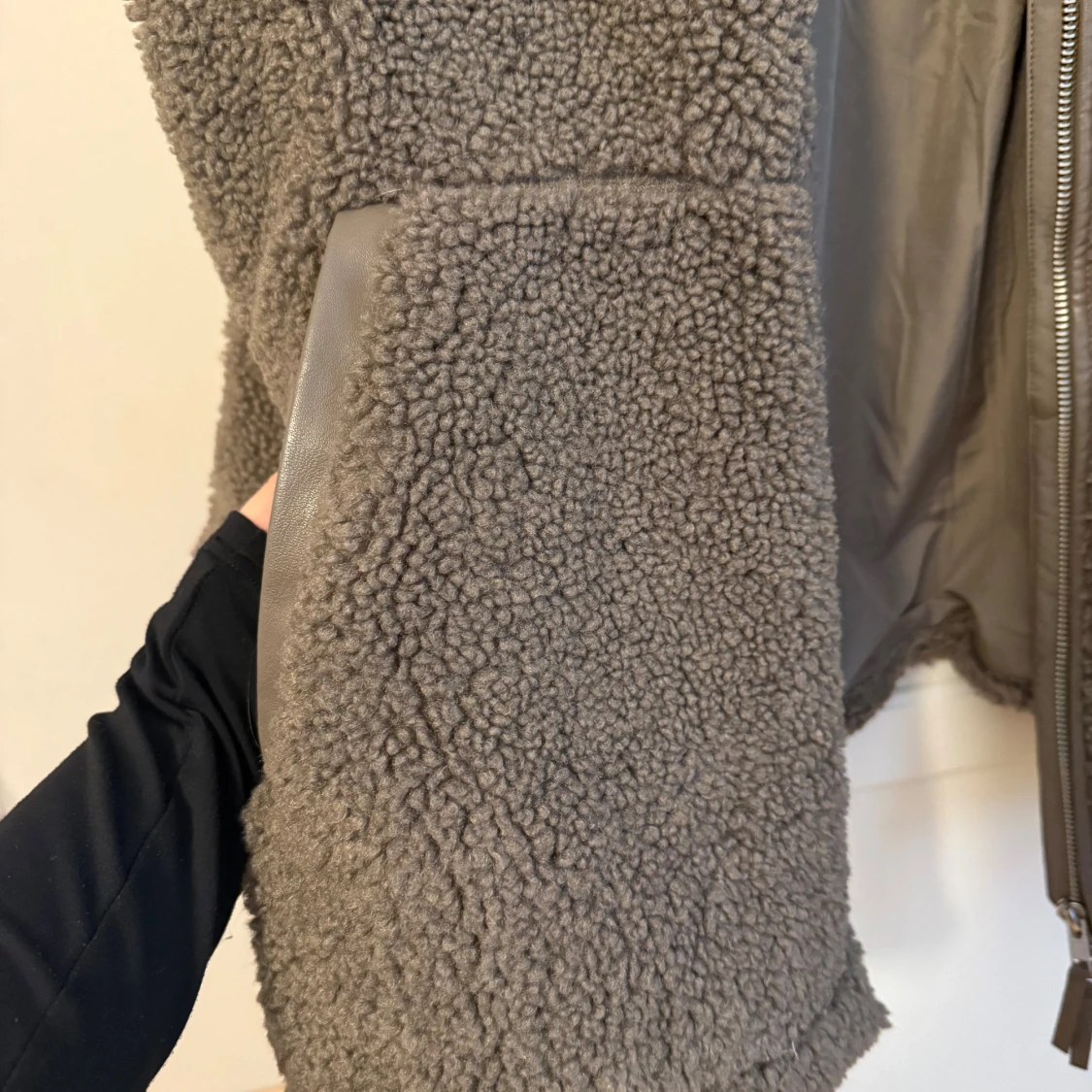 Brun teddyjacka ifrån HM - 2