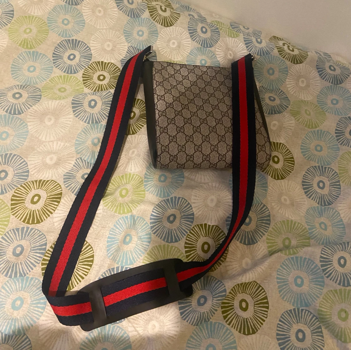 Gucci axelväska med GG-mönster - 1