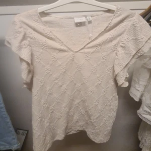 topp/blus - ny topp som jag alright använt, skönt material:)