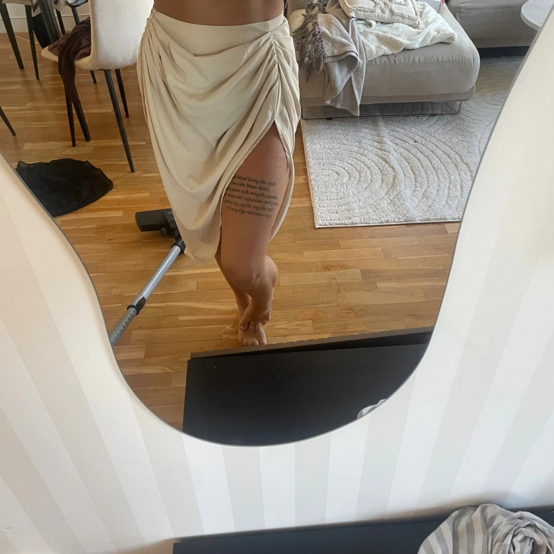 Beige omlottkjol med slits, M - 1