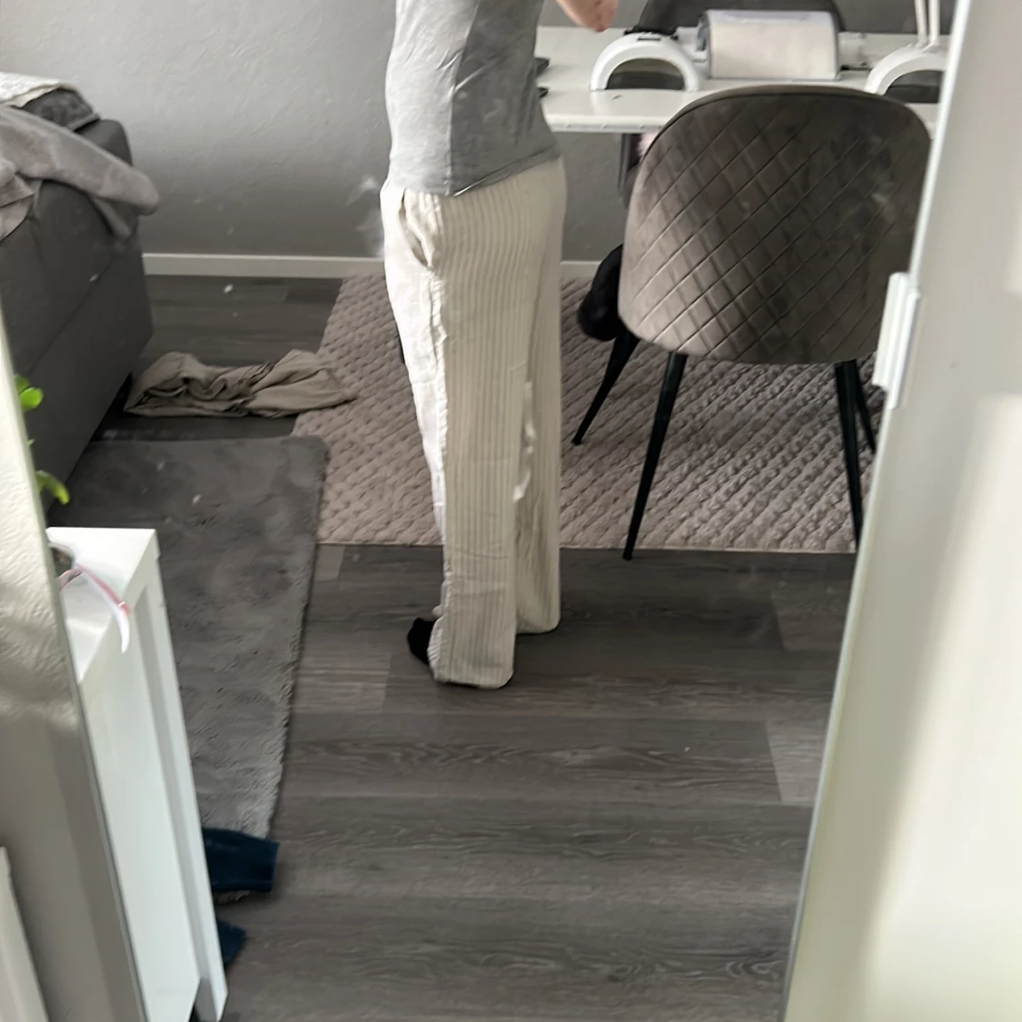 Randiga vida linnebyxor med snörning - 2