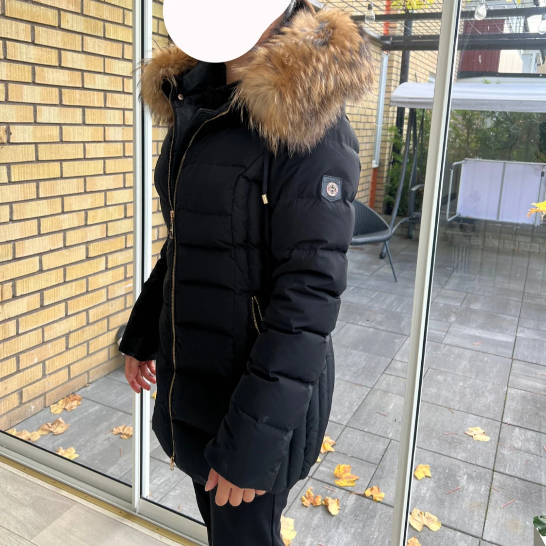 Svart lång dunjacka Hollies med pälskrage - 1