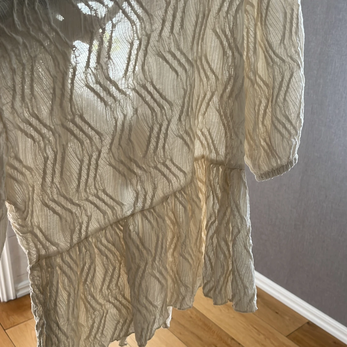 Beige blus med knyt från Gina Tricot - 3
