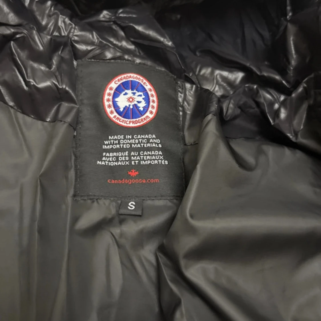 Svart dunjacka från Canada Goose S - 2