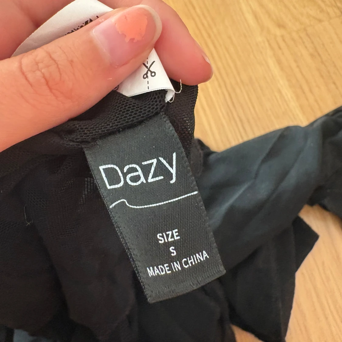 Svart mesh topp från Dazy - 3
