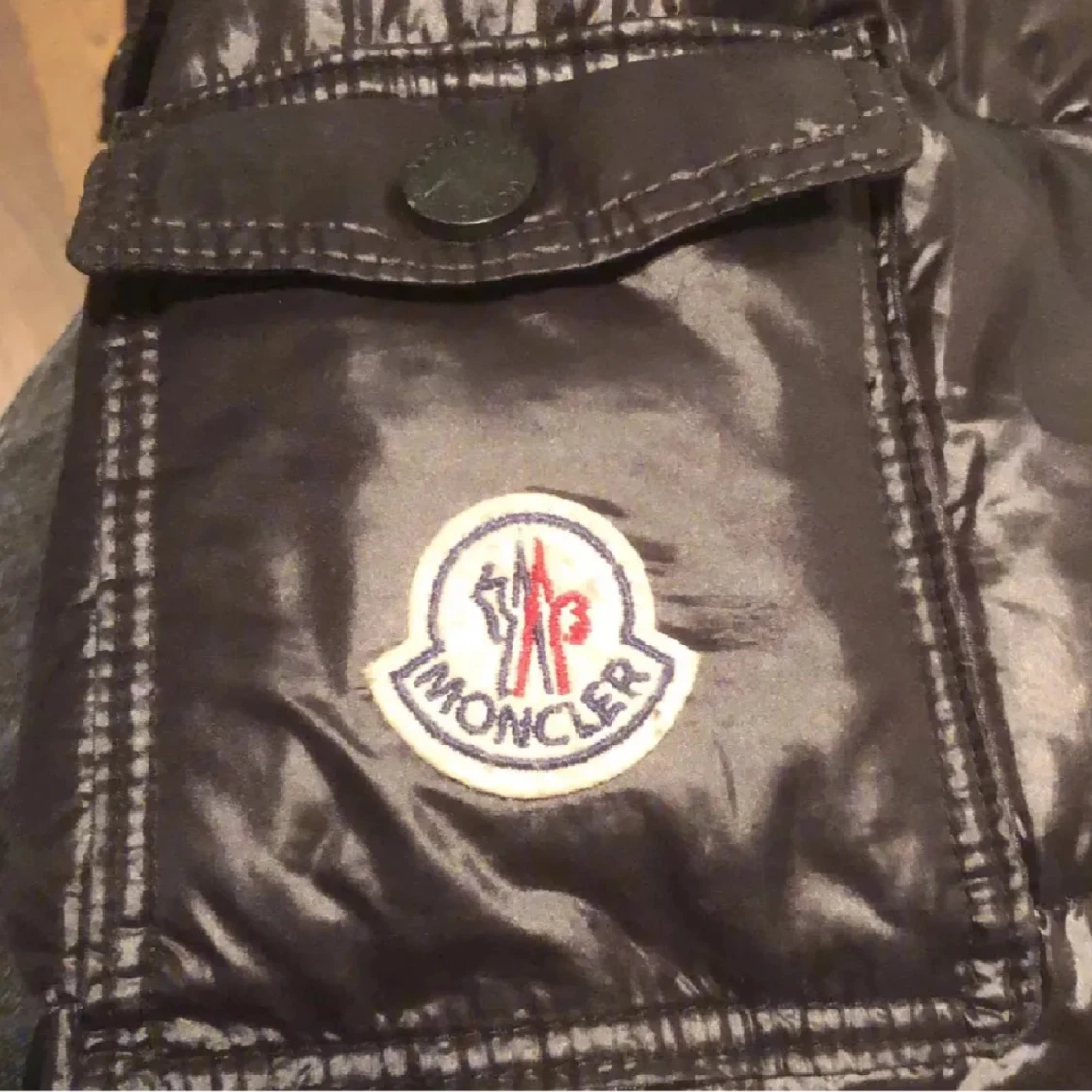 Svart pufferjacka från Moncler - 2