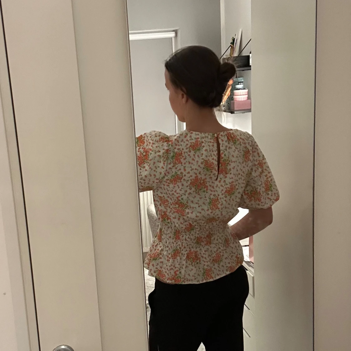 Neo Noir blommig blus - 3