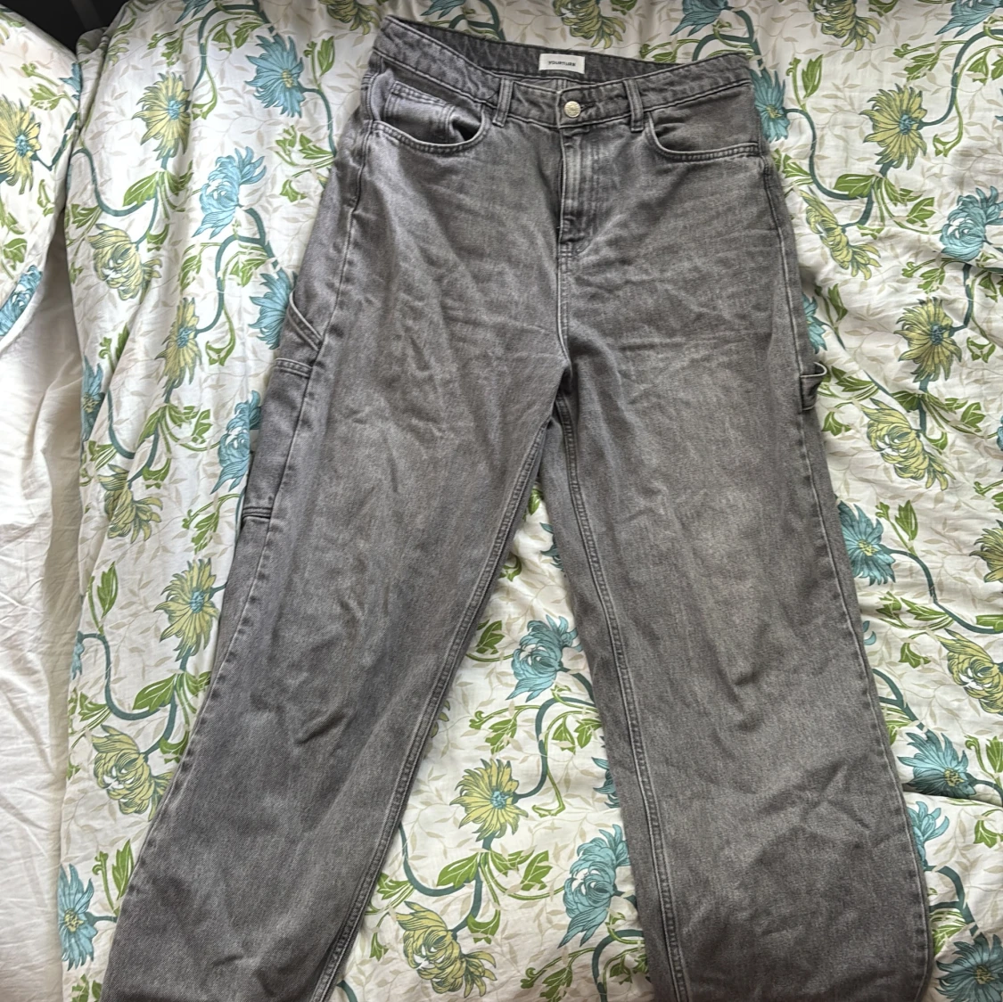 Grå cargopants från YOURTURN 32/34