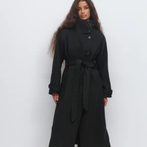 SÖKER! - Söker denna jackan i svart i strl xs eller s från Gina❤️