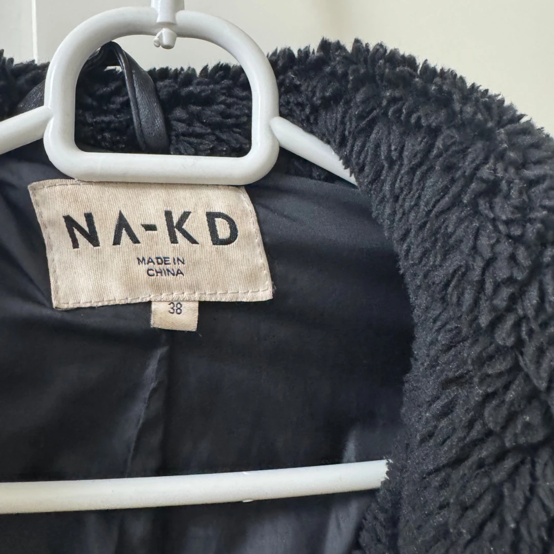 Svart teddyjacka - 4