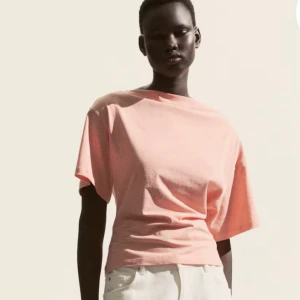 Ljusrosa tröja från HM - Fin tröja i ljusrosa i nyskick, har inte kvar prislapp men endast testad, i stl S! Från HM, köpt för 149. Bara att höra av sig för bilder eller frågor🩷🩷