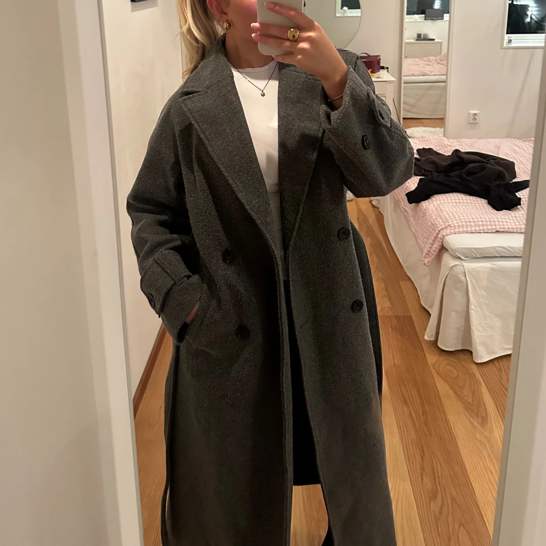 Grå lång kappa - 1