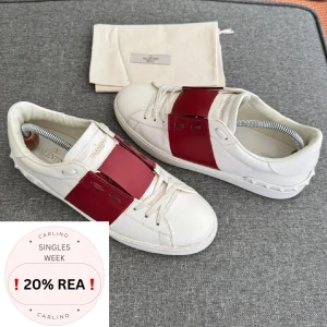 Valentino Open | 43 - Valentino Open sneakers | Ruggigt fräscha! | Original dustbag ingår | Storlek 43 | INGA BYTEN | Fraktar spårbart eller möts upp i Täby 