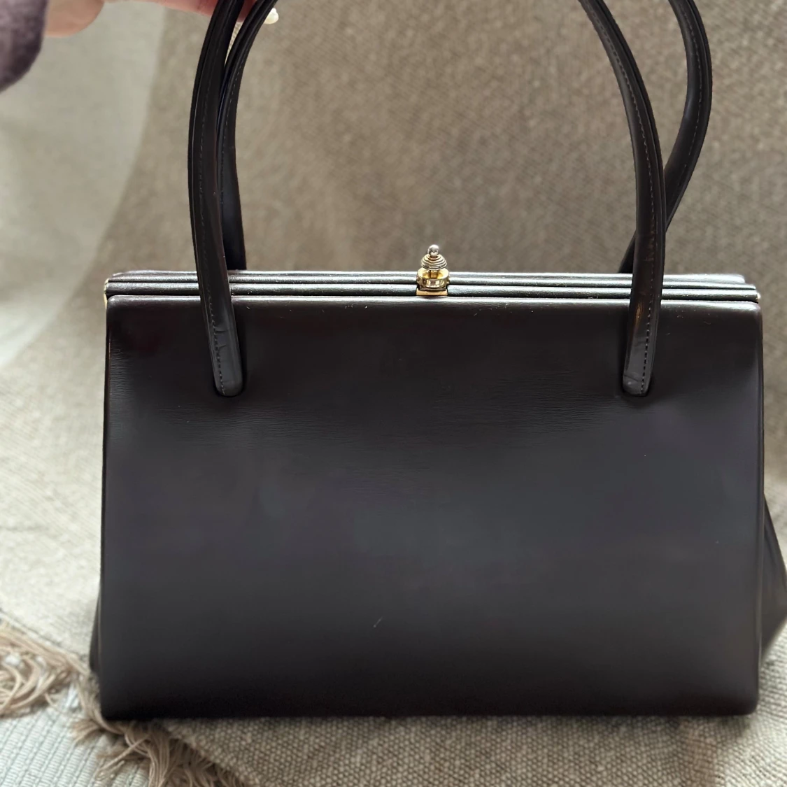 Svart axelväska från JOOP! och brun handväska - 3