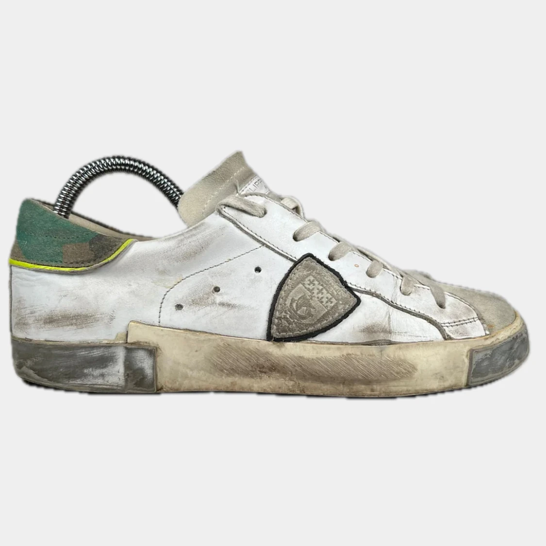 Philippe Model vita sneakers med grön detalj