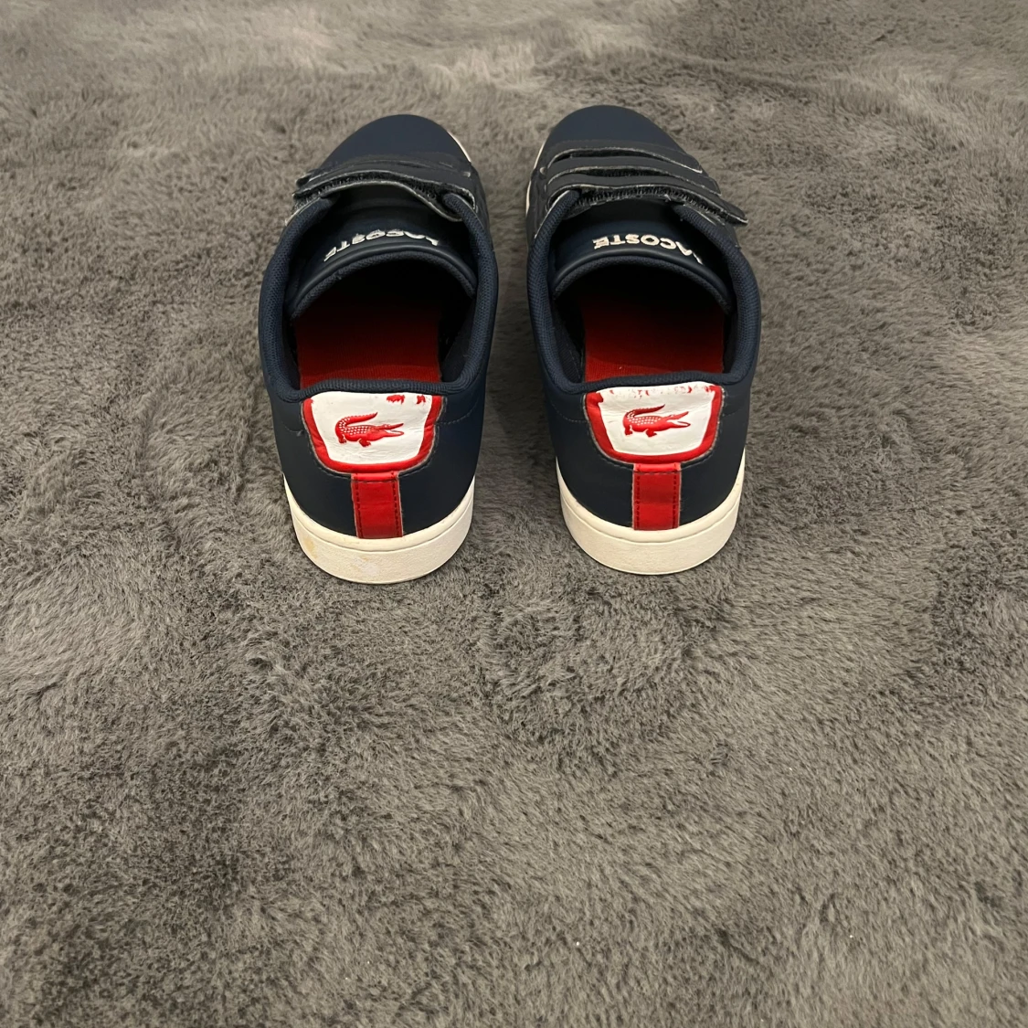 Mörkblå sneakers från Lacoste - 2