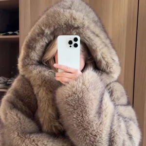 Päls jacka  - Så fin päls jacka från Zara. Aldrig använd så den är som ny. Str M