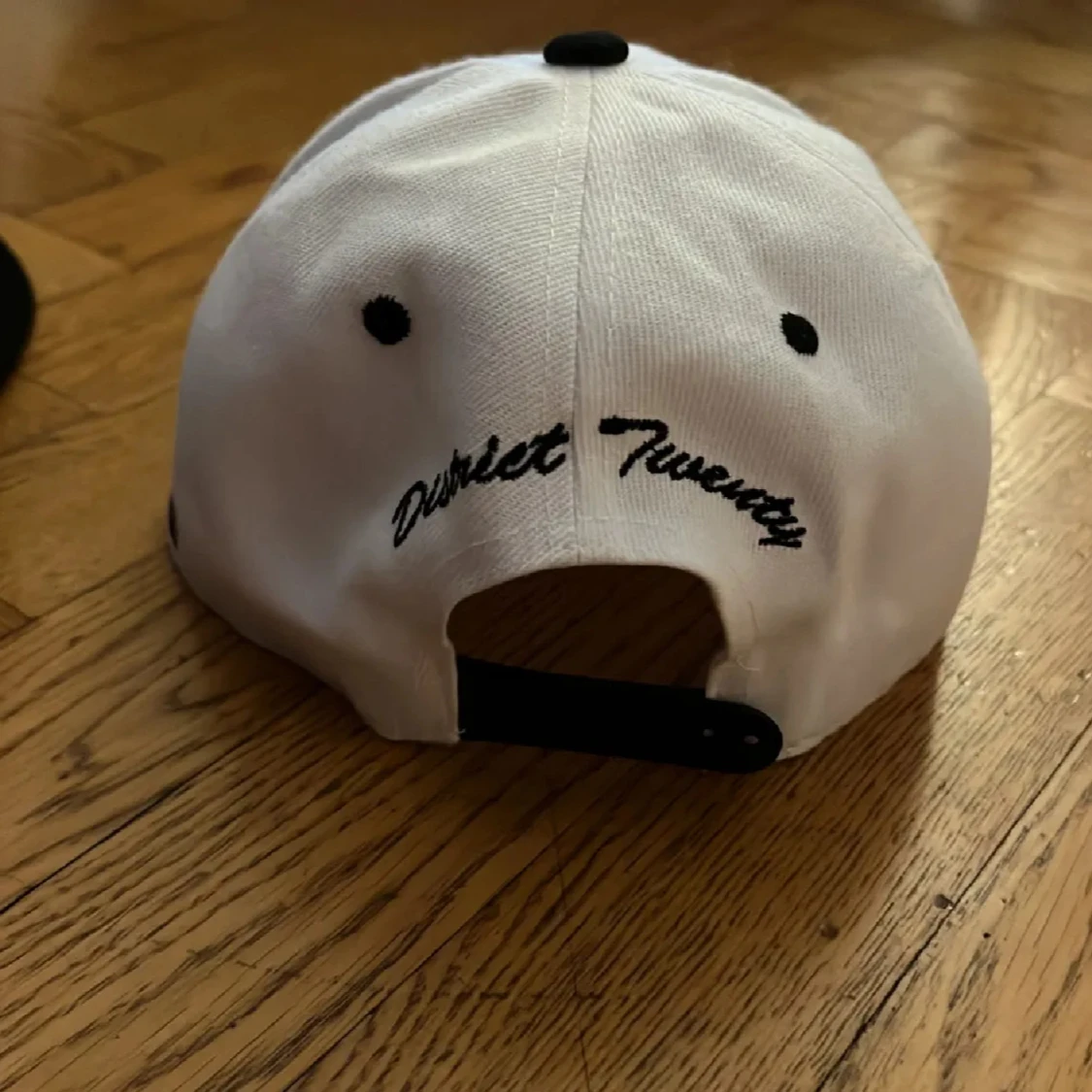 Tre kepsar: Brooklyn, NYC och smiley - 2