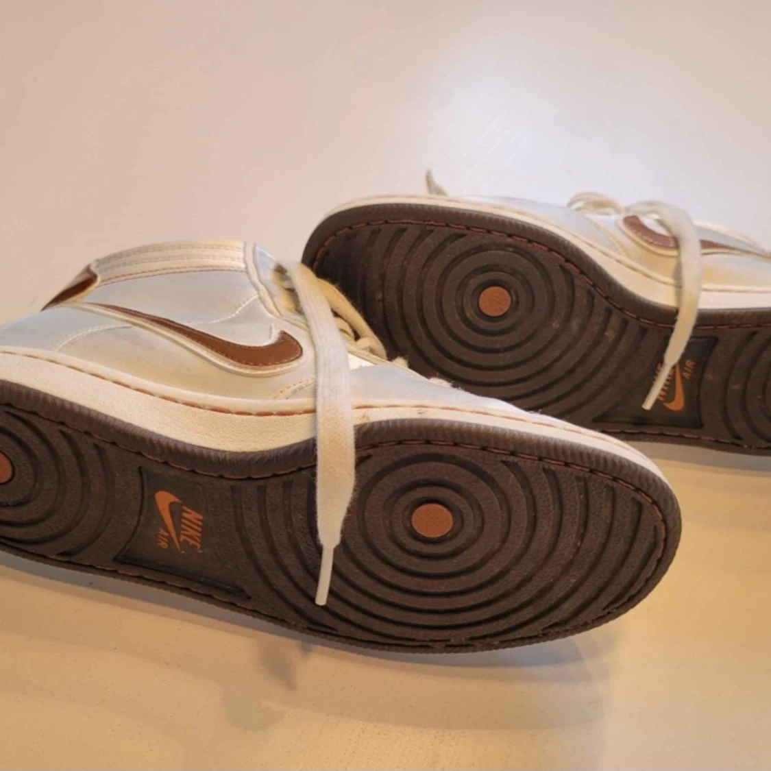 Nike Air Force 1 High vit/brun - 1