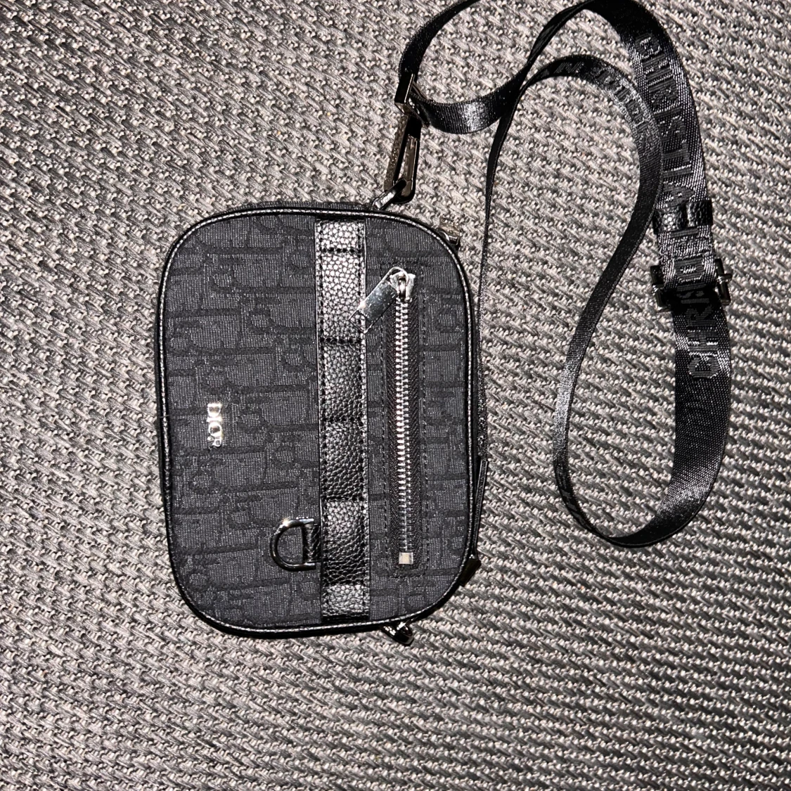 Svart axelväska från Dior - 1