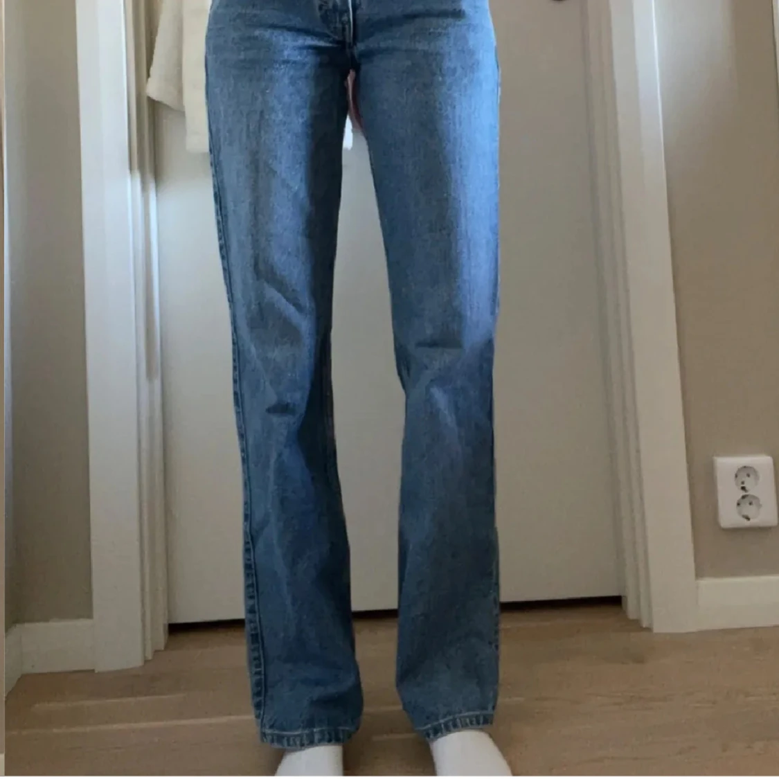 Blå jeans med låg midja - 1