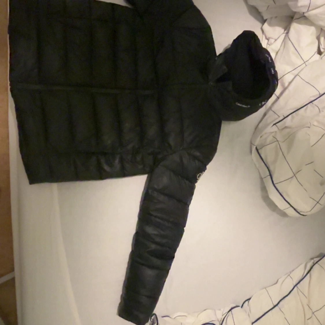 Svart pufferjacka Calvin Klein 