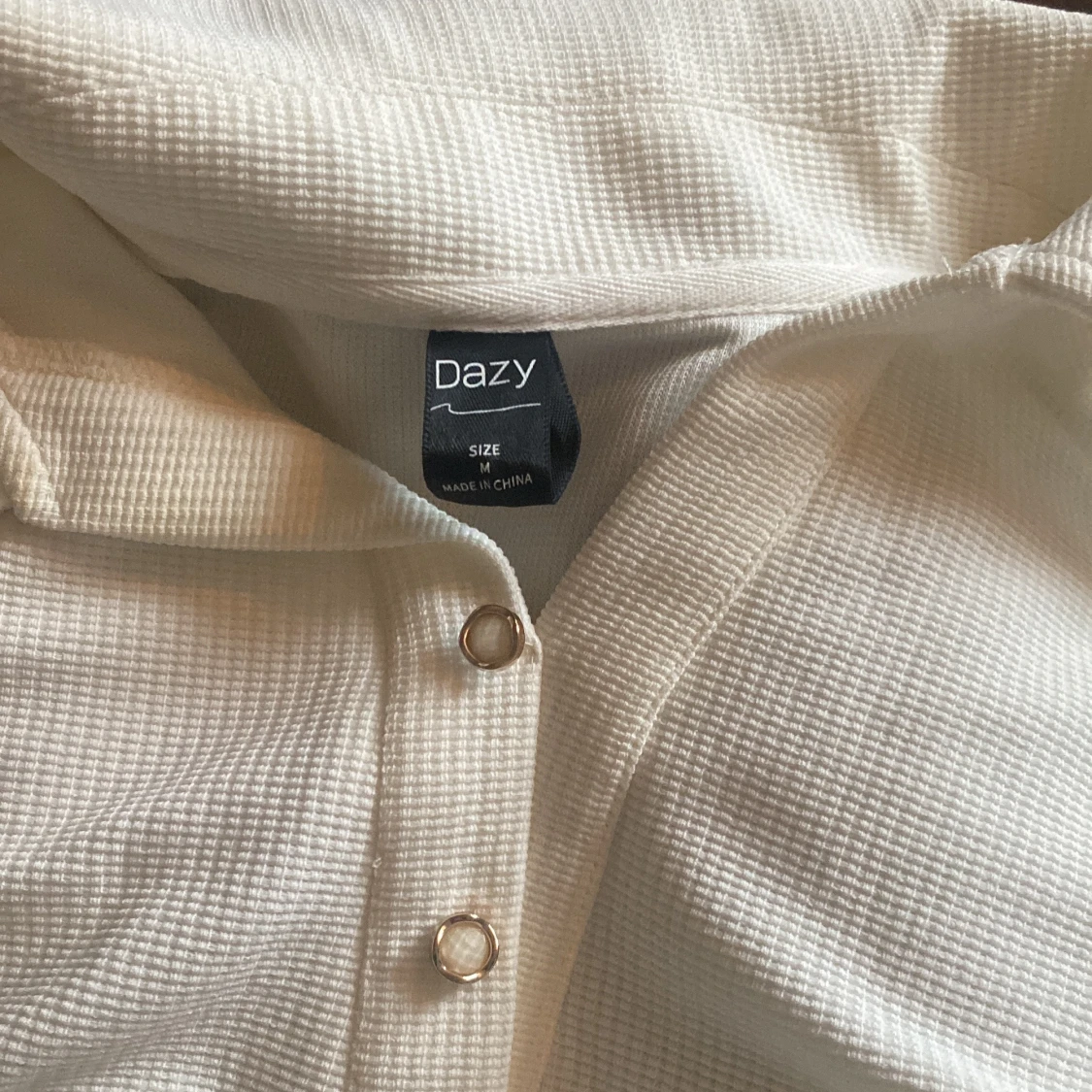 Vit ribbad polotopp från Dazy - 2