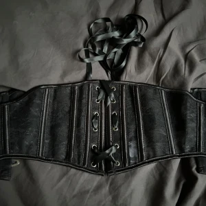 Korsett med snörning - Helt ny