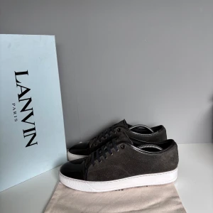 Lanvins  - Säljer ett par snygga lanvins i storlek UK8 (EU42, cond 8/10 lite heeldrag men annars bra skick! Kommer med OG box och dustbag 