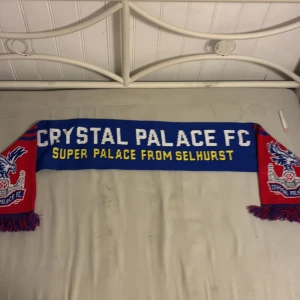 Crystal Palace FC halsduk blå/röd - Priset kan diskuteras vid snabb affär 