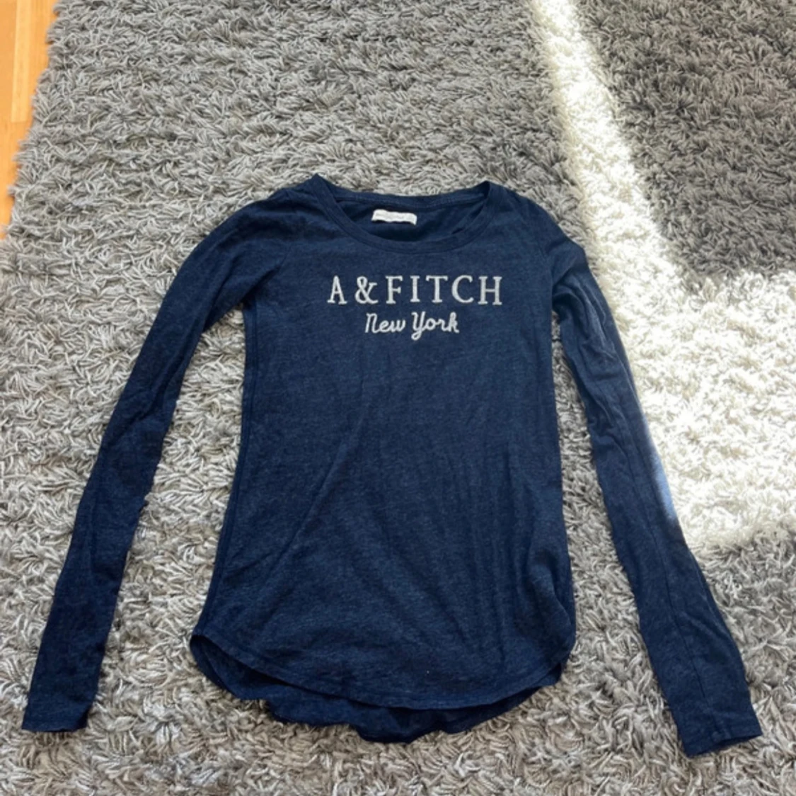 Mörkblå långärmad tröja Abercrombie & Fitch 