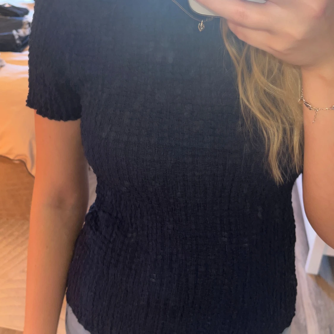 Marinblå ribbad topp med kort ärm - 1