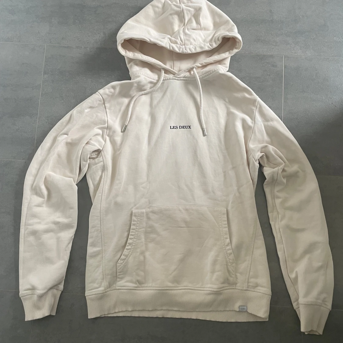 Beige hoodie från Les Deux