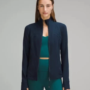 Mörkblå define jacket  - Säljer min jättesnygga define jacket från lululemon då den tyvär inte passar längre men den är knappt använd, 3 bild lånad🥰