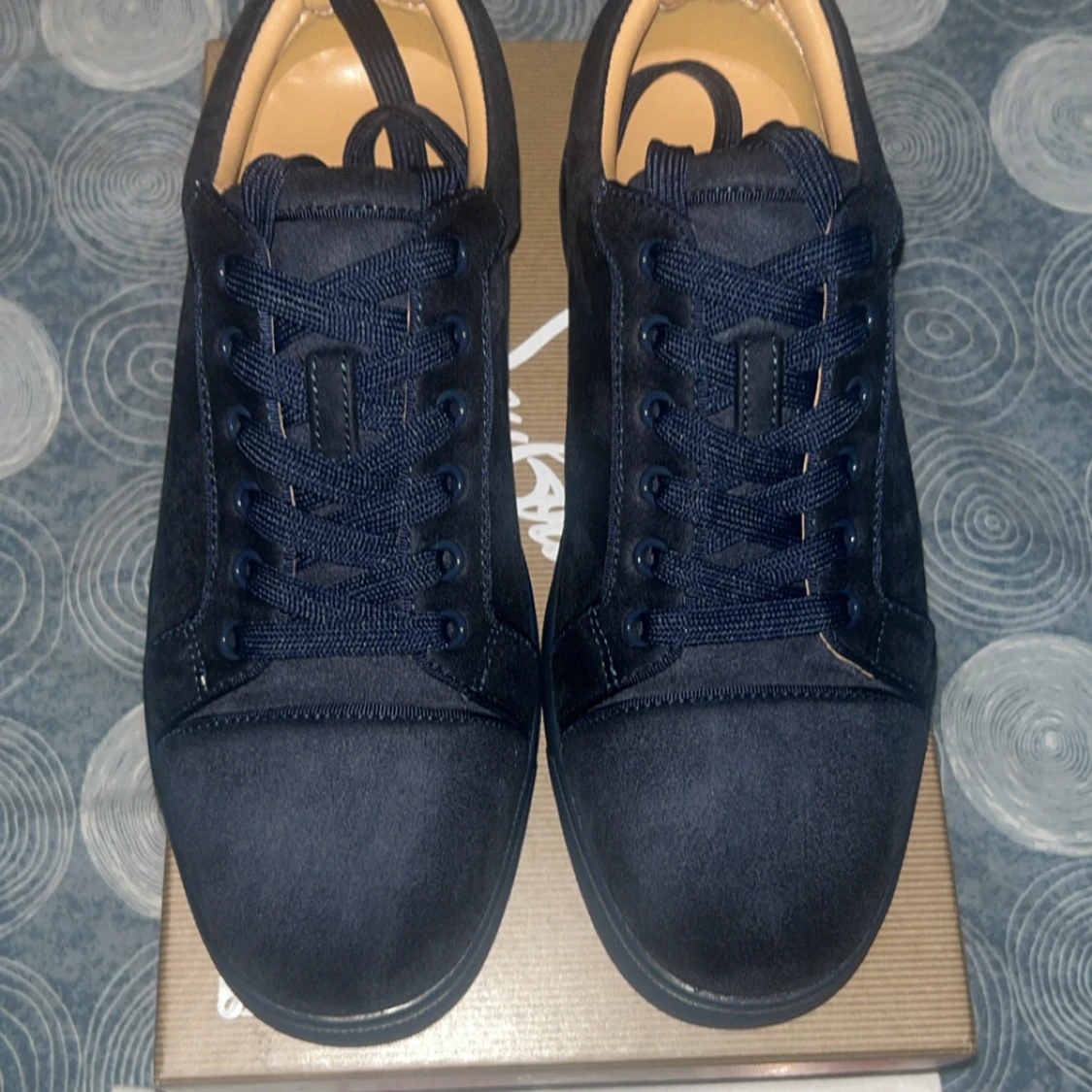 Christian Louboutin svarta sneakers mocka