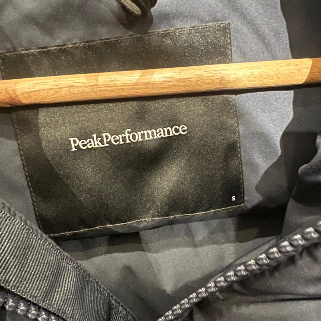 Svart pufferjacka Peak Performance S - 3