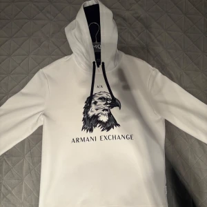 Armani exchange hoodie  - Köpt för 1300 kr 