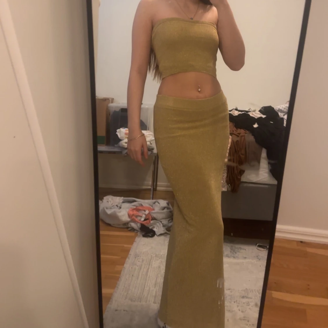 Guldig glittrig två delar 