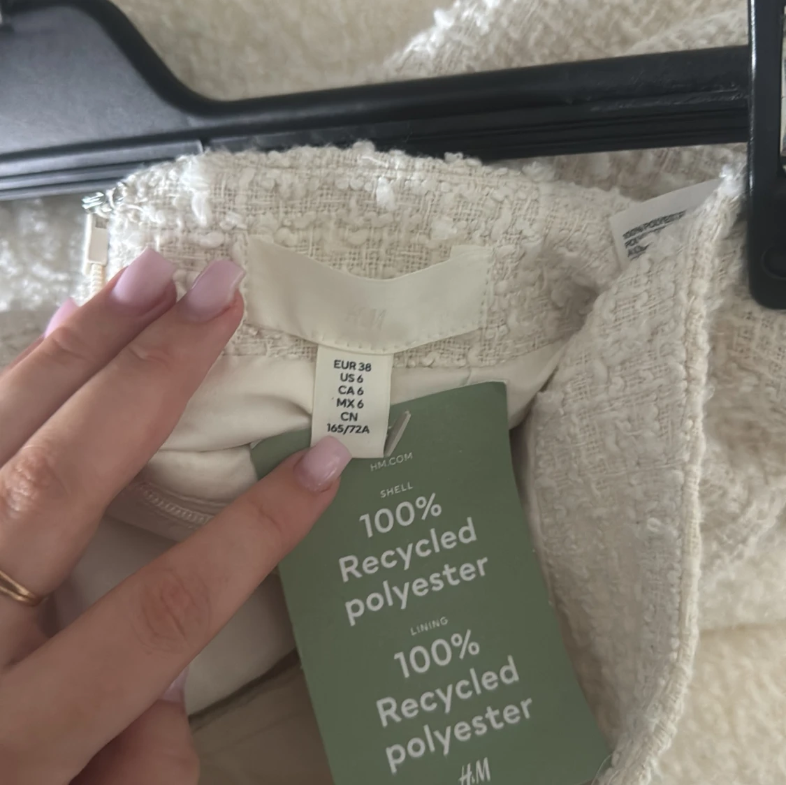 Beige kortkjol i bouclé från H&M - 3