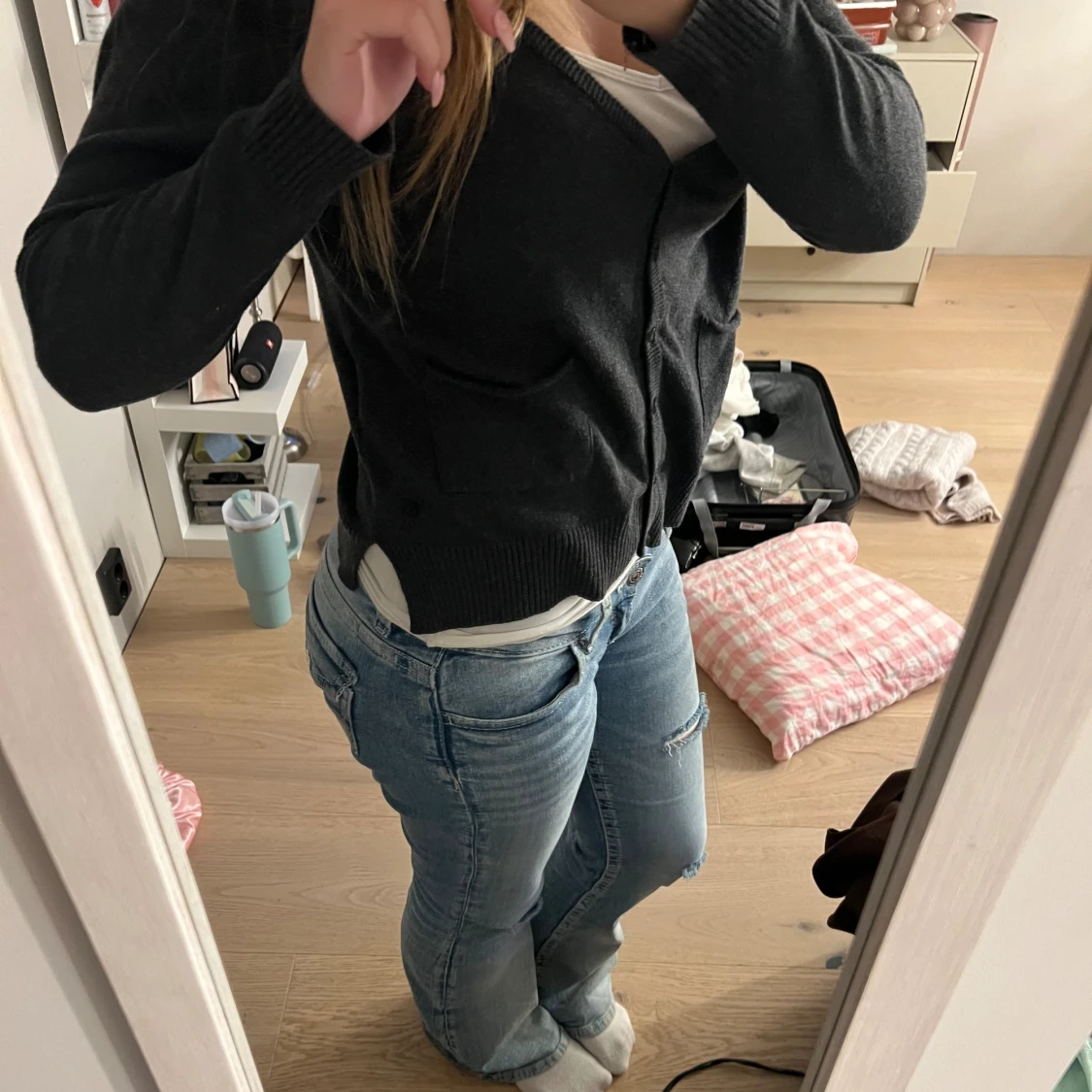 Mörkgrå kofta med v-ringning - 1