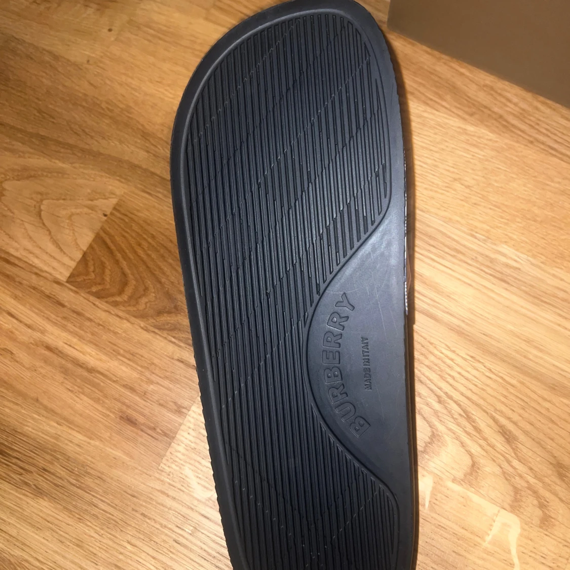 Burberry sandaler med klassiskt rutmönster - 2