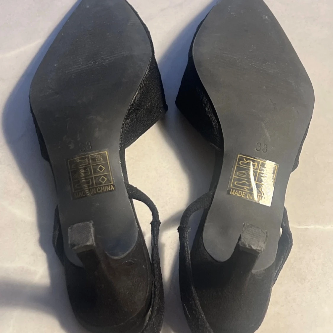 Svarta spetsiga pumps från Nelly - 3