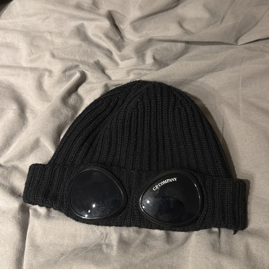 Svart C.P. Company goggle-mössa