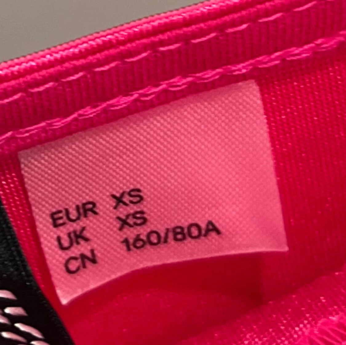 Rosa satin kortklänning med snörning - 4