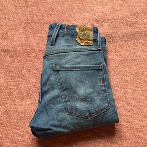 Replay Anbass slim fit jeans  - Snygga blå jeans från Replay, modell Anbass 28/30