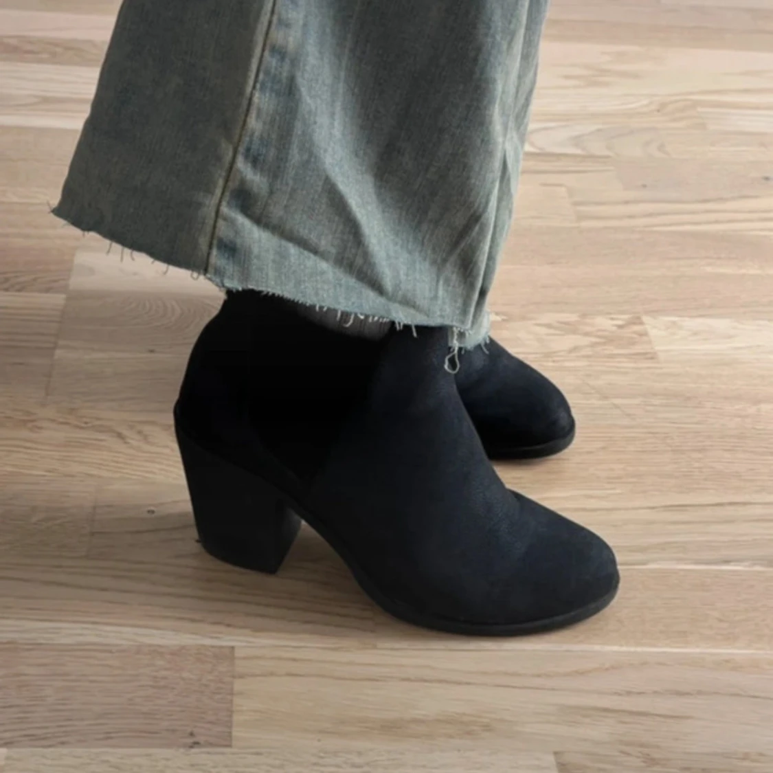 Svarta stövletter med klack - 1