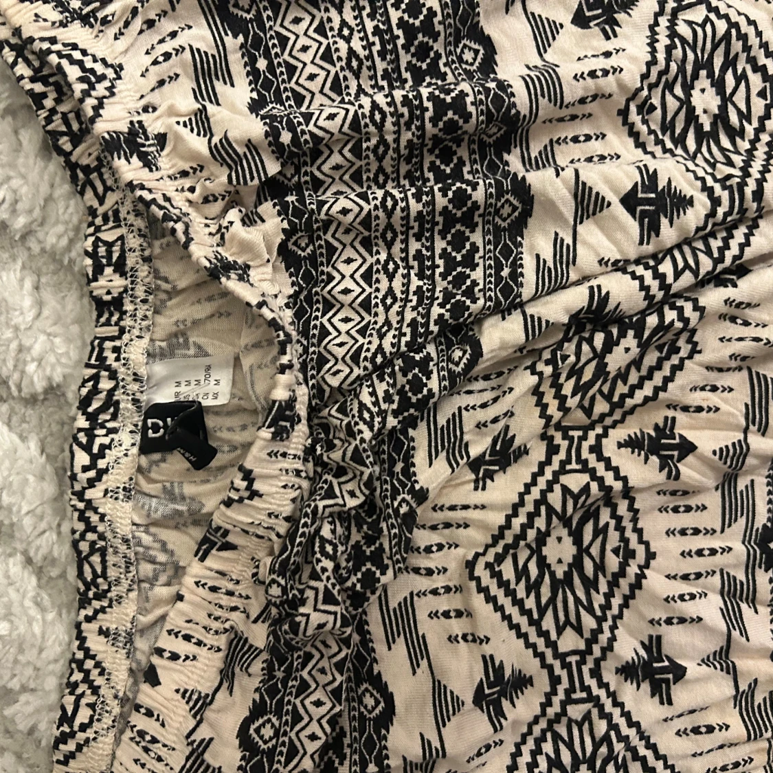 Mönstrad topp från Divided - 1