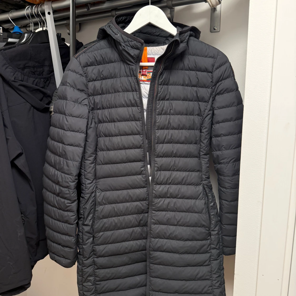 Svart dunjacka från Parajumpers M - 4