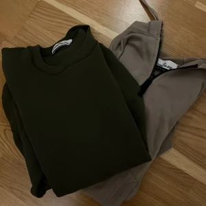 Grön sweatshirt & beige hoodie - 800kr