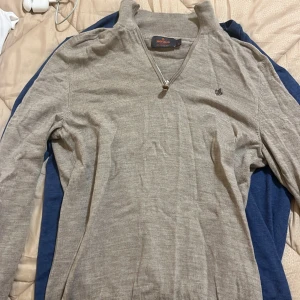  merinoullströja från Morris - Snygg beige långärmad tröja från Morris i 100% merinoull. Köpt för 2000kr på Åhléns 